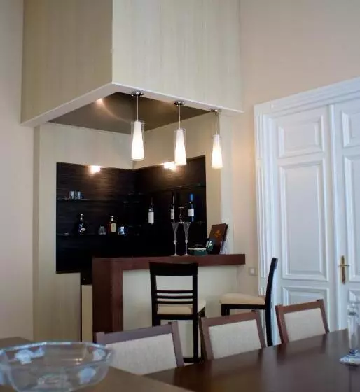 سوییت لوکس, Soleil Apartman Szeged