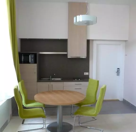اتاق استاندارد چهار تخته, Soleil Apartman Szeged