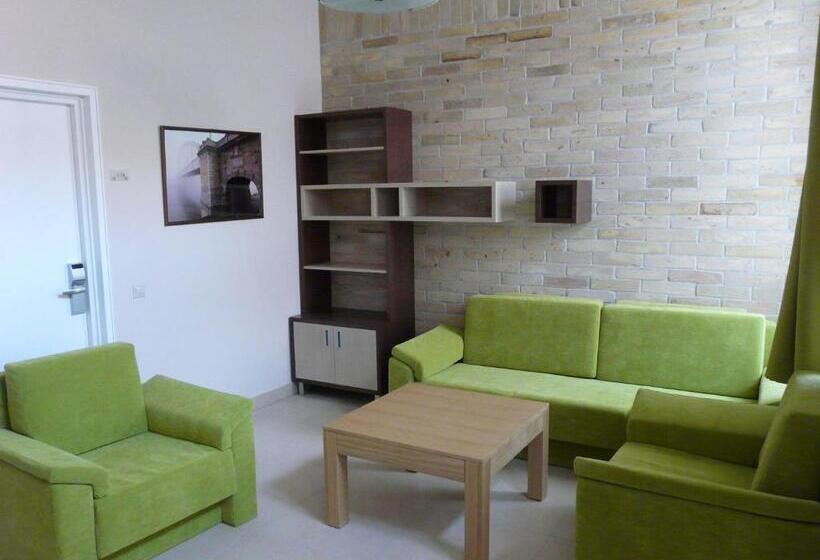 Четырехместный Номер Стандарт, Soleil Apartman Szeged