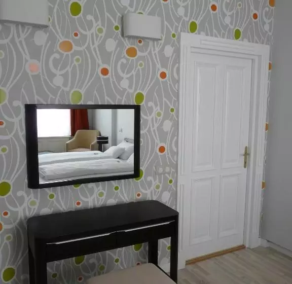 سوییت لوکس, Soleil Apartman Szeged