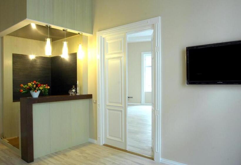 Люкс Повышенной Комфортности, Soleil Apartman Szeged