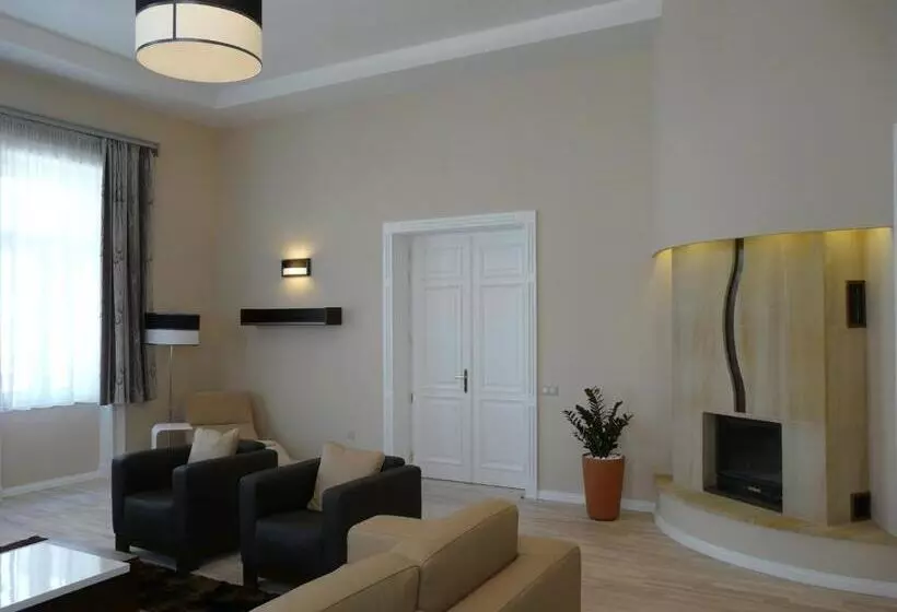 سوییت لوکس, Soleil Apartman Szeged