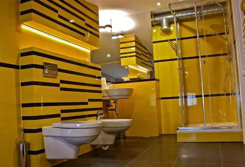 Economy Studio, Stare Kino Cinema Residence