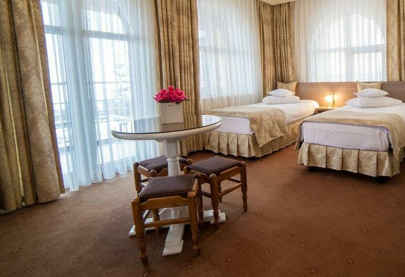 Quarto Triplo Standart, Stil