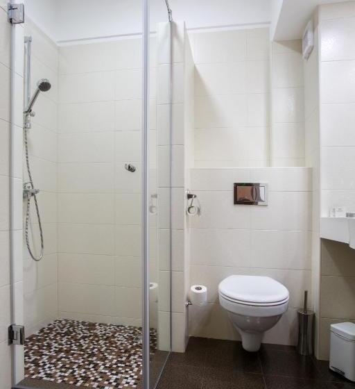 Quarto Superior com Balcão, Stil