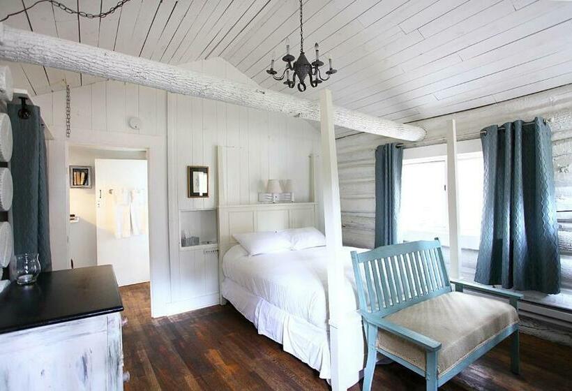 キャビン, The Pines Cottages