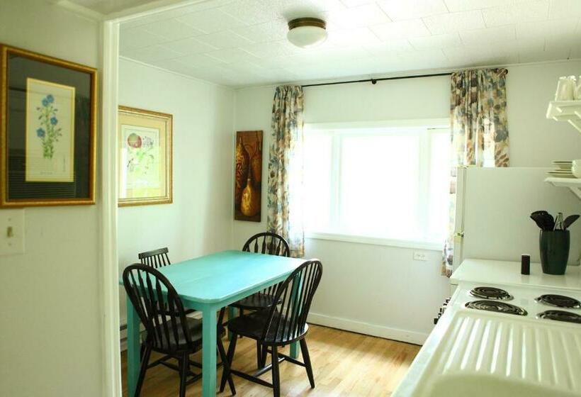 キャビン, The Pines Cottages