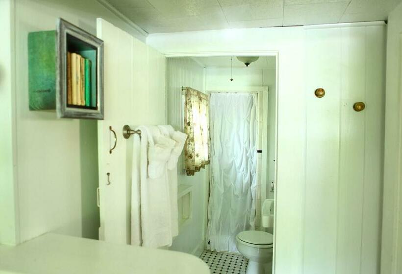 キャビン, The Pines Cottages