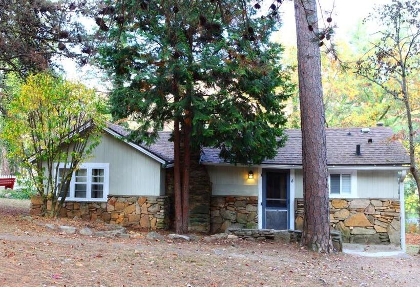 1ベッドルームハウス, The Pines Cottages