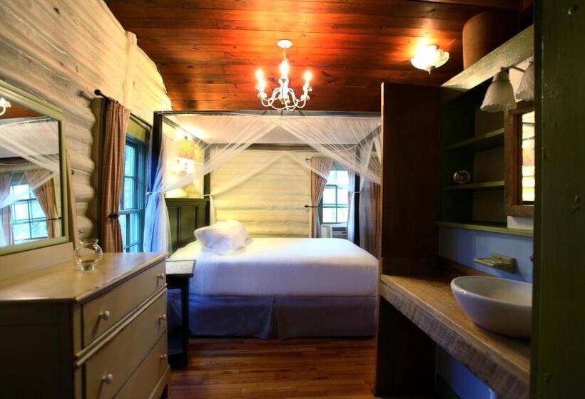 キャビン, The Pines Cottages