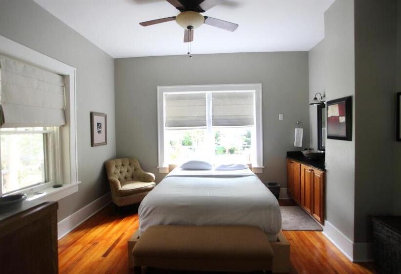 3ベッドルームハウス, The Pines Cottages