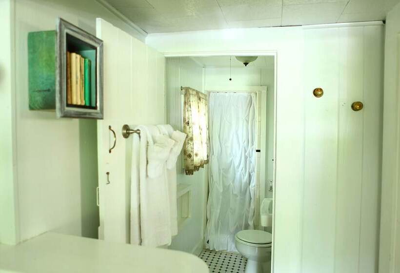 キャビン, The Pines Cottages