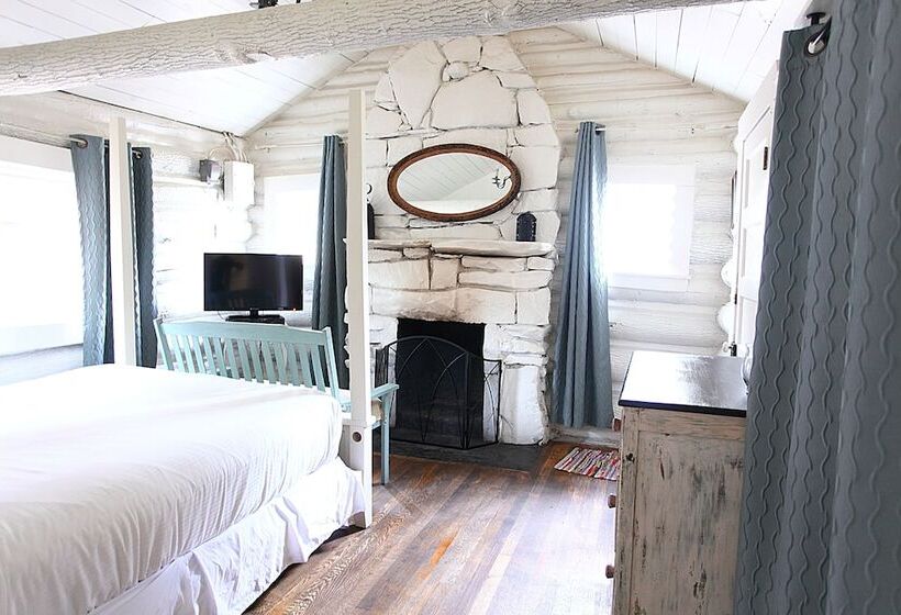 キャビン, The Pines Cottages