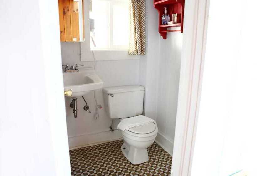 キャビン, The Pines Cottages