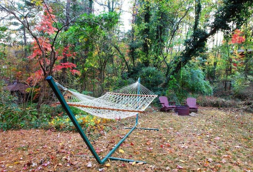 キャビン, The Pines Cottages