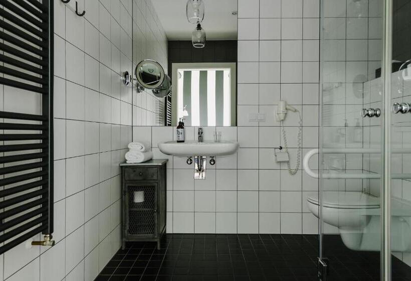 标准单人间, Villa Antiqua