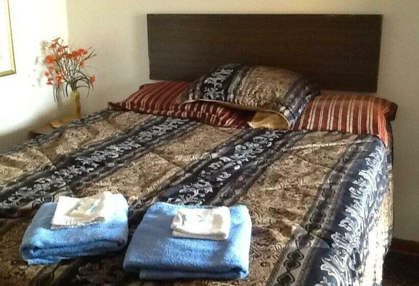 带大床的标准间, Rosenberg Motel