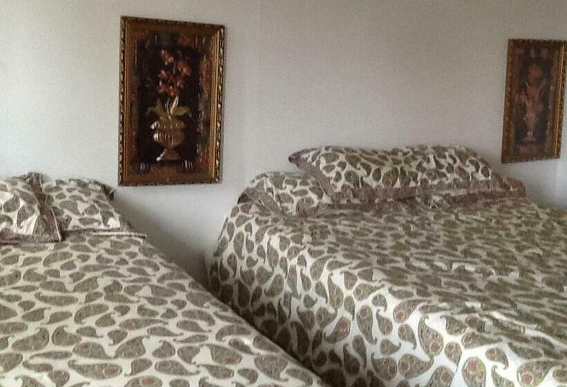 高级大房间, Rosenberg Motel