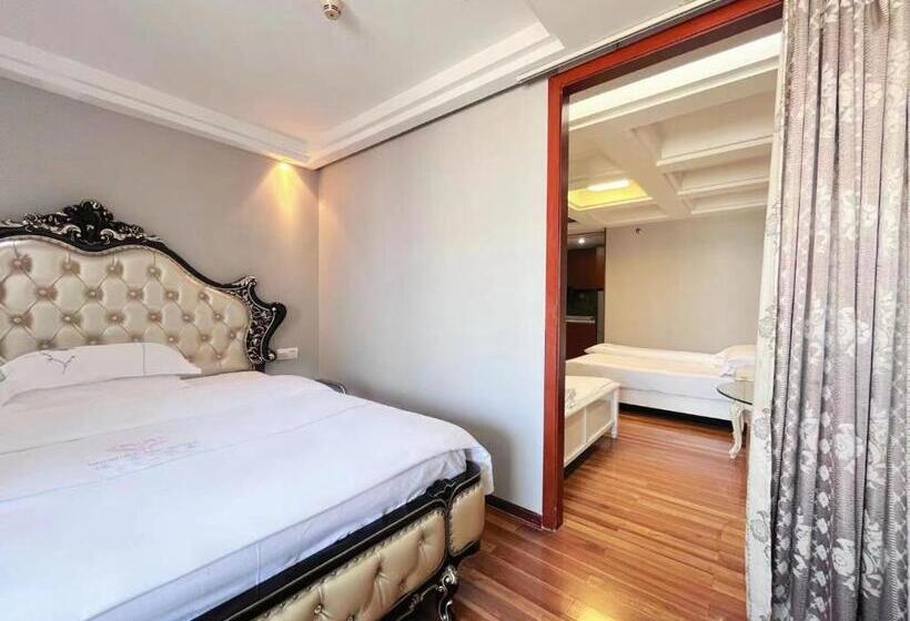 Pokój Standard Trzyosobowy, 广州沃家国际公寓