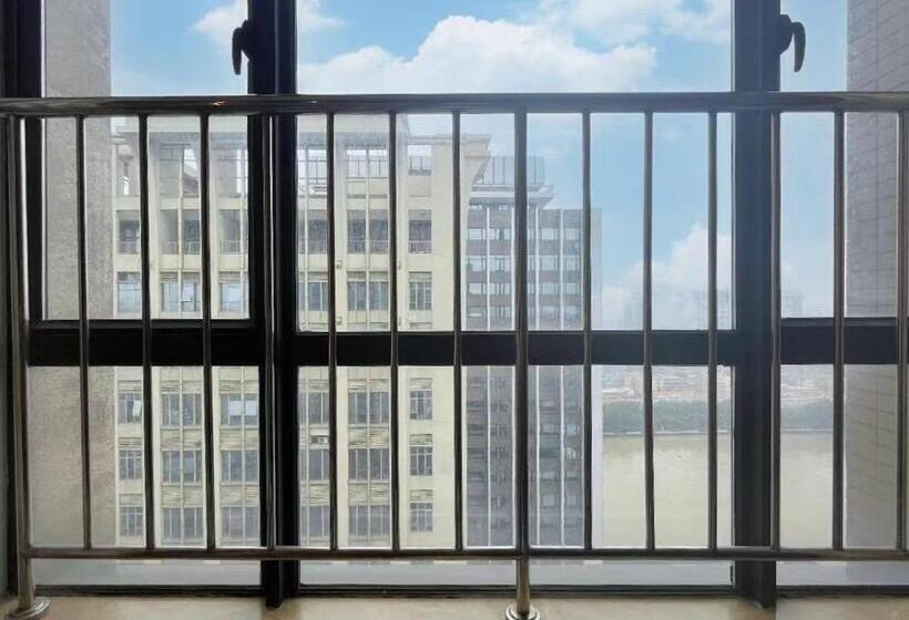 1 Bedroom Apartment Lake View, 广州沃家国际公寓