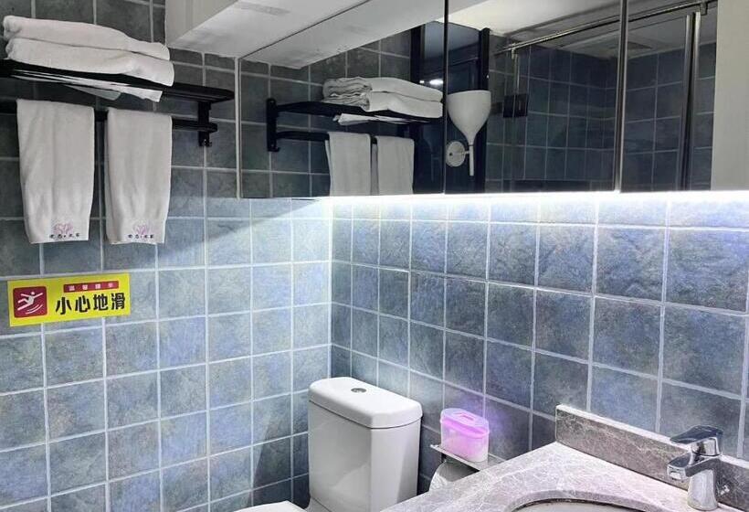 Deluxe room with river view, 广州沃家国际公寓