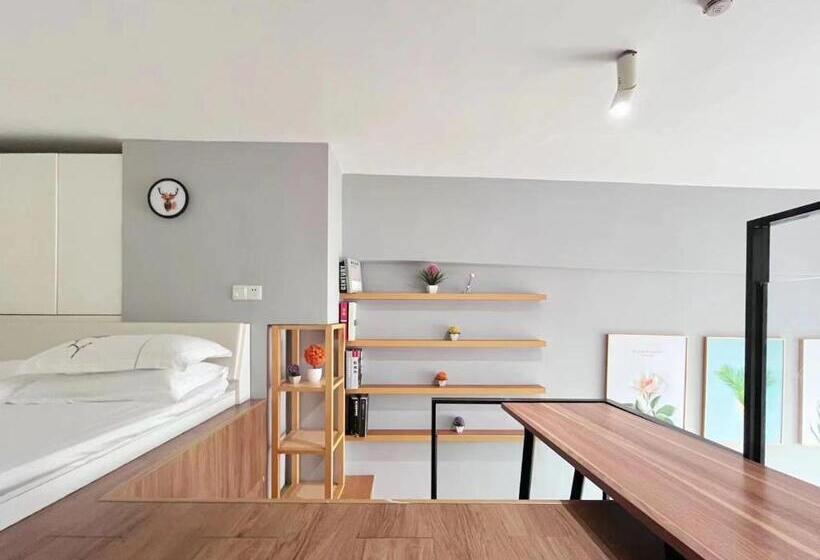 Deluxe room with river view, 广州沃家国际公寓