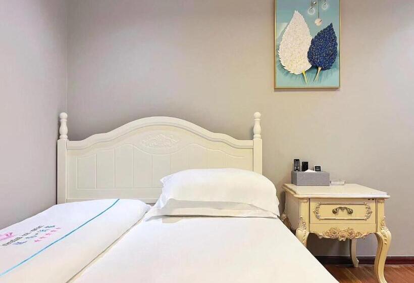 Pokój Standard Trzyosobowy, 广州沃家国际公寓