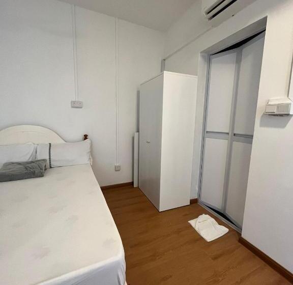 اتاق خانوادگی با سرویس بهداشتی مشترک, Duke Living