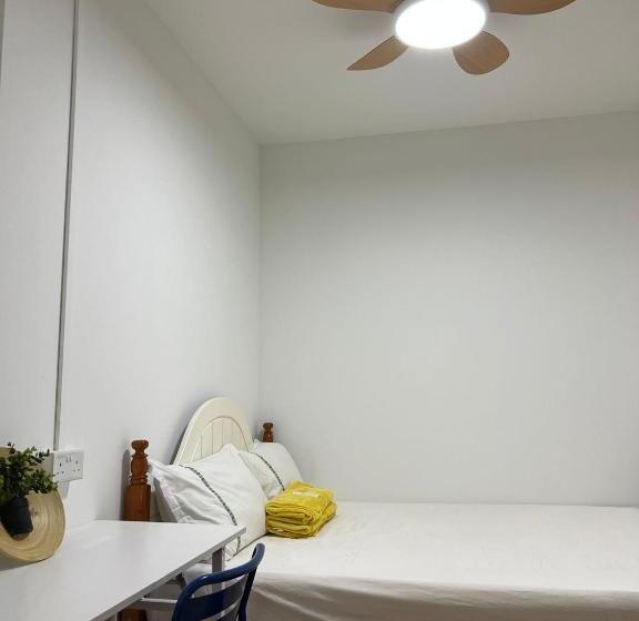 اتاق خانوادگی با سرویس بهداشتی مشترک, Duke Living