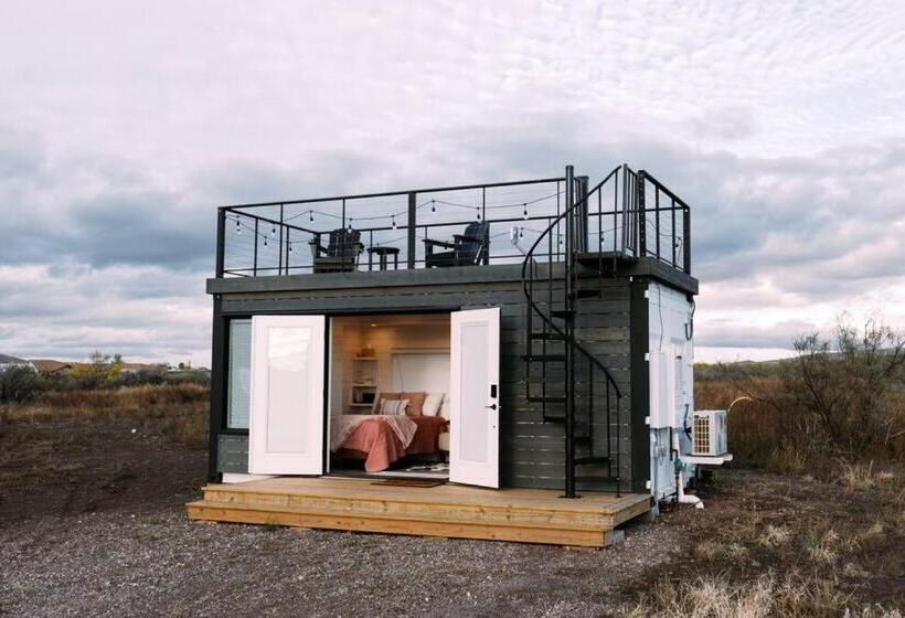 إستوديو قياسى, New Cowgirl Shipping Container Home