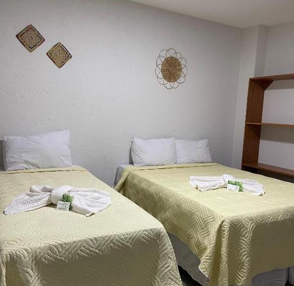 חדר סטנדרט לשלושה עם נוף לבריכה, Pousada Ana Lins