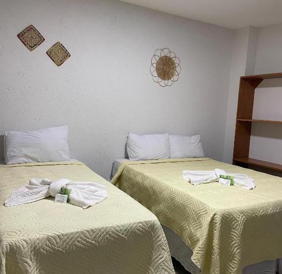 חדר סטנדרט לשלושה עם נוף לבריכה, Pousada Ana Lins