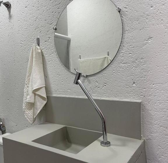 غرفة قياسية ثلاثية مطلة علي حمام السباحة, Pousada Ana Lins