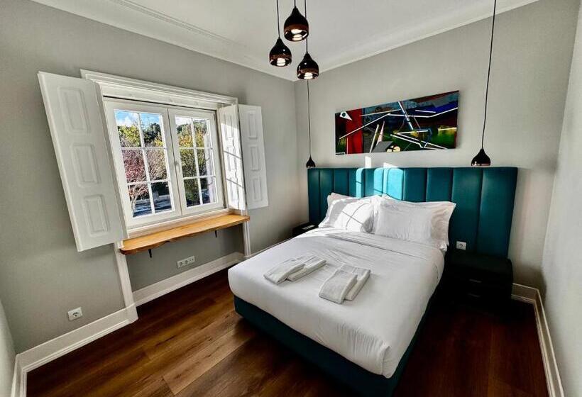 Quarto Estandar Banheiro Compartilhado, Relax And Explore Lisbon Suites And Rooms