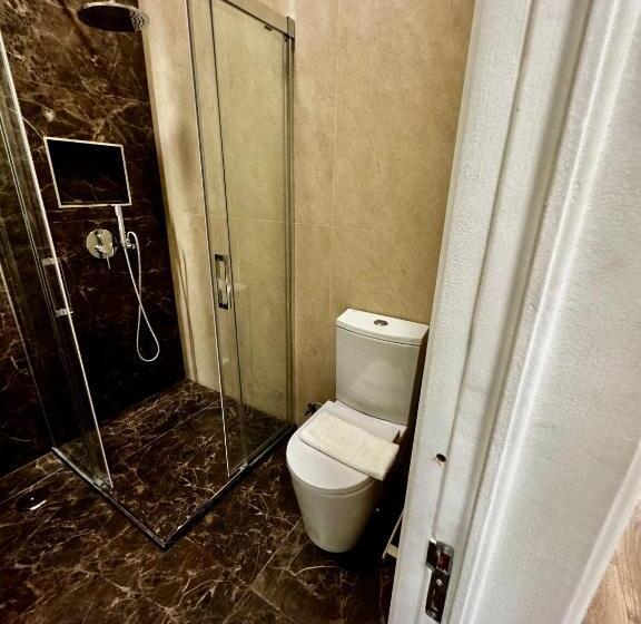 اتاق استاندارد با سرویس بهداشتی مشترک, Relax And Explore Lisbon Suites And Rooms