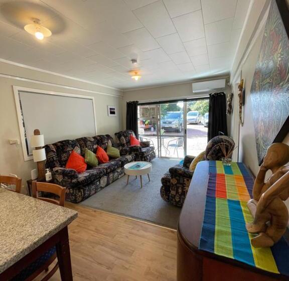 스위트, Swanson Waitakere Stay In Scenic Sunrise