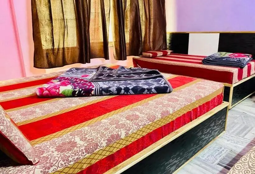 اتاق لوکس چهار تخته, Hari Ganga Near By Bus And Railway Station