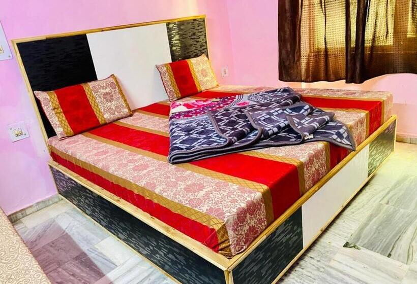 חדר דלוקס לארבעה, Hari Ganga Near By Bus And Railway Station