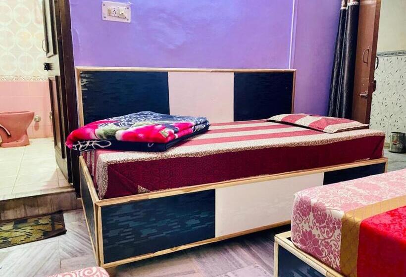 חדר דלוקס לארבעה, Hari Ganga Near By Bus And Railway Station