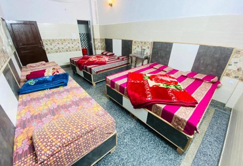 חדר משפחתי, Hari Ganga Near By Bus And Railway Station