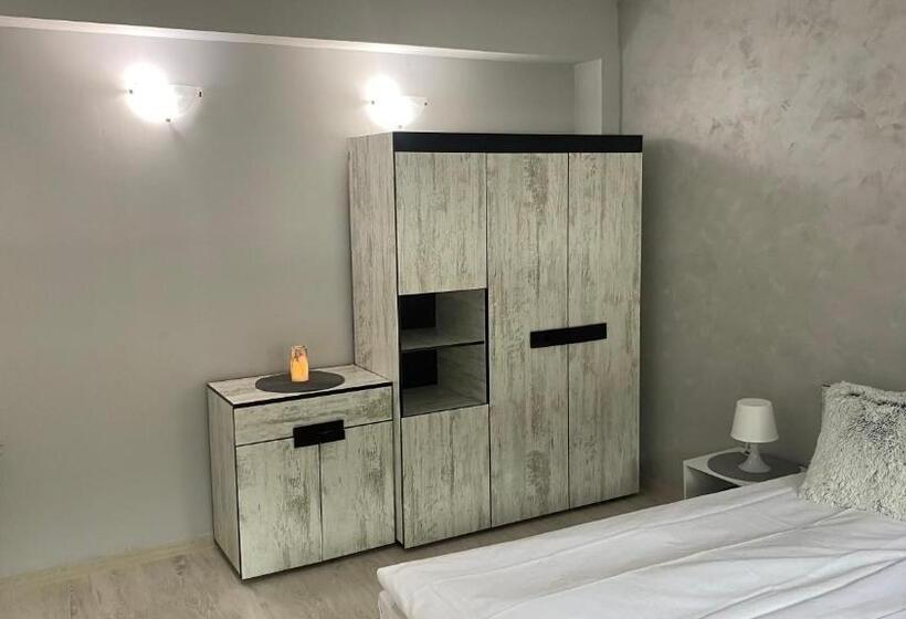 Apartament Deluxe 1 Sypialnia, хотел враца