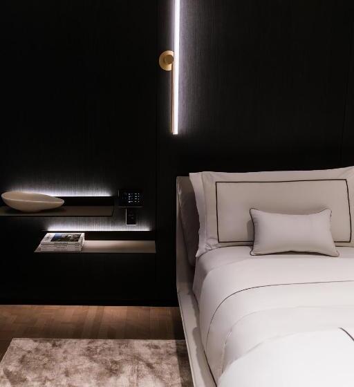 シティビュースイート, Alexander