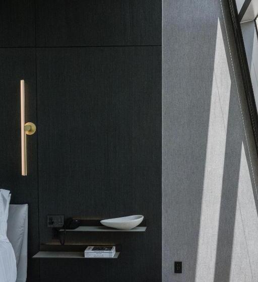 エクゼクティブスイート, Alexander