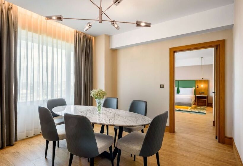 سوییت جونیور, Hyatt Regency Nairobi Westlands