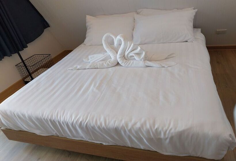 בקתה סטנדרטית, It My Life Cafe X Camp