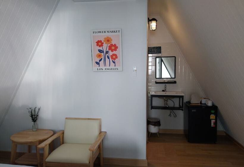 בקתה סטנדרטית, It My Life Cafe X Camp