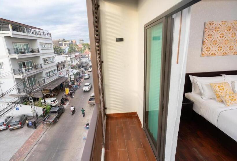 带阳台的豪华间, Mintra