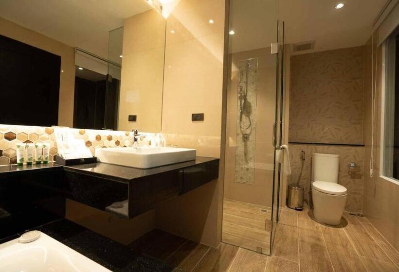 Family Suite, Mintra