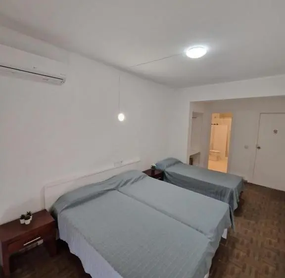 اتاق استاندارد سه نفره, Hostal Sol De Mallorca