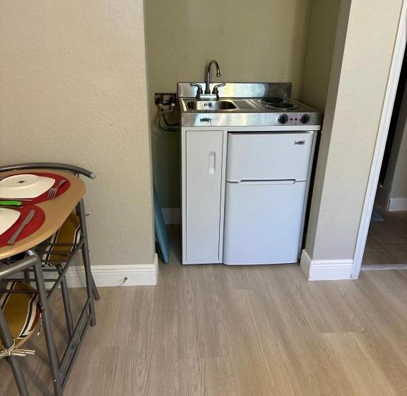 标准间, Charming Lakeview Retreat Ii